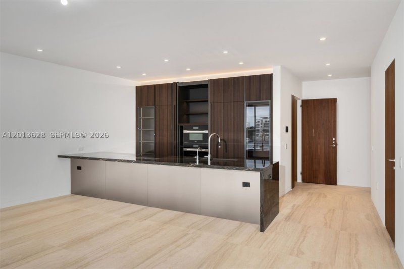 Alquiler de apartamento en Vita at Grove Isle S302