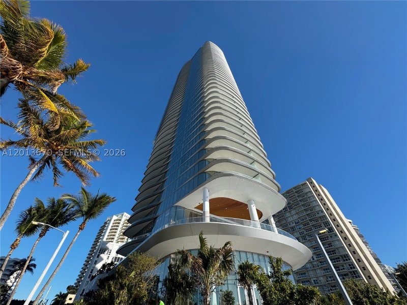 Comprar apartamento no Una Residences at Brickell 4202