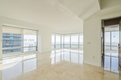 Alquiler de apartamento en Four Seasons Millenium Tower I 57B