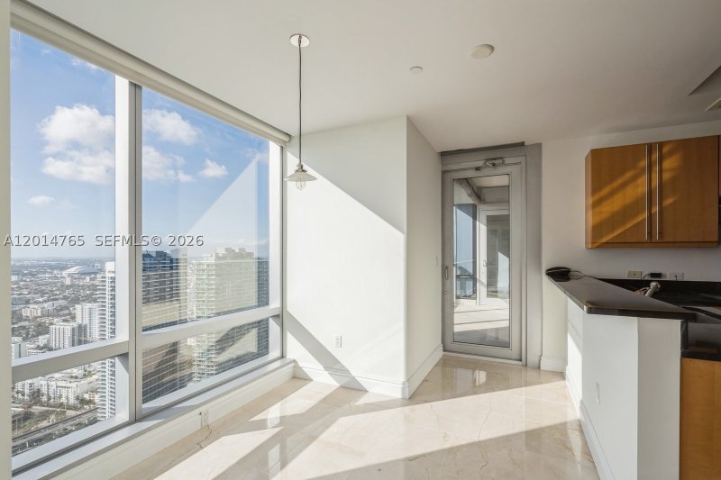 Alquiler de apartamento en Four Seasons Millenium Tower I 57B