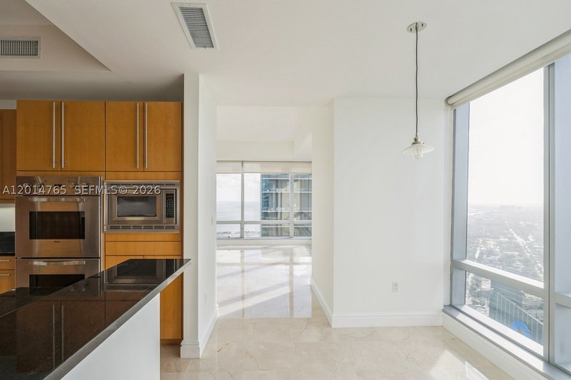 Alquiler de apartamento en Four Seasons Millenium Tower I 57B