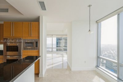 Alquiler de apartamento en Four Seasons Millenium Tower I 57B