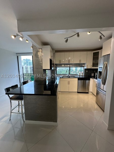 Apartment for rent at Plaza of the Americas 815