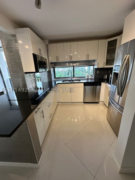 Apartment for rent at Plaza of the Americas 815