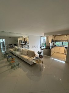 Aluguel de apartamento no Plaza of the Americas 815