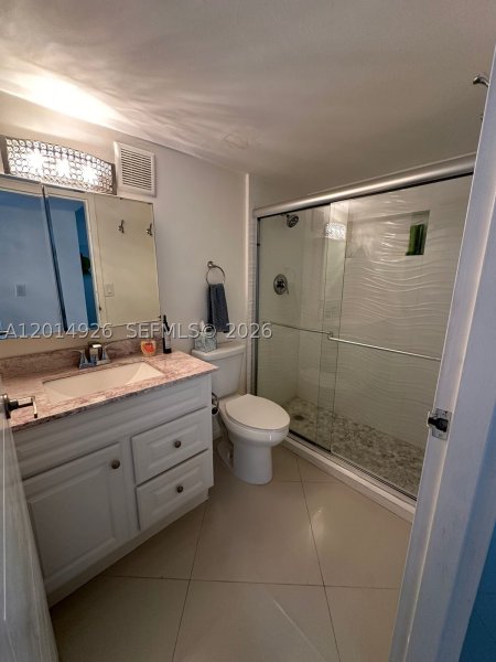 Apartment for rent at Plaza of the Americas 815