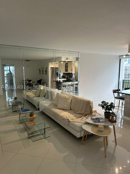 Apartment for rent at Plaza of the Americas 815