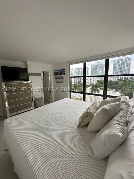 Apartment for rent at Plaza of the Americas 815