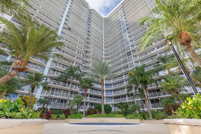 Apartment for rent at Grandview Palace 2210