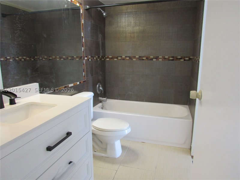 Apartment for rent at Grandview Palace 2210
