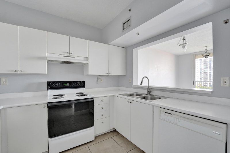 Condo for sale at The Tides at Bridgeside Square 807