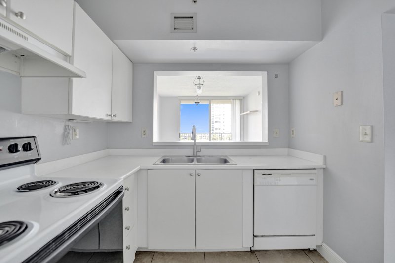 Condo for sale at The Tides at Bridgeside Square 807