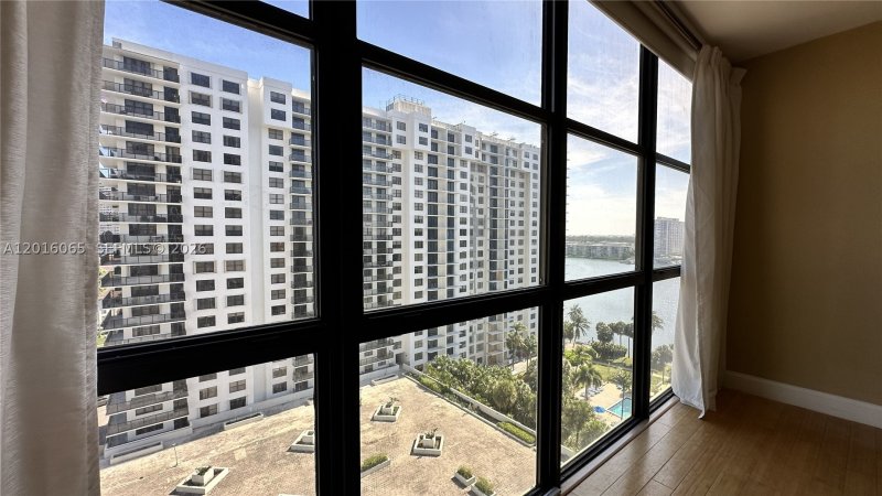 Condo for sale at Biscayne Cove 1408