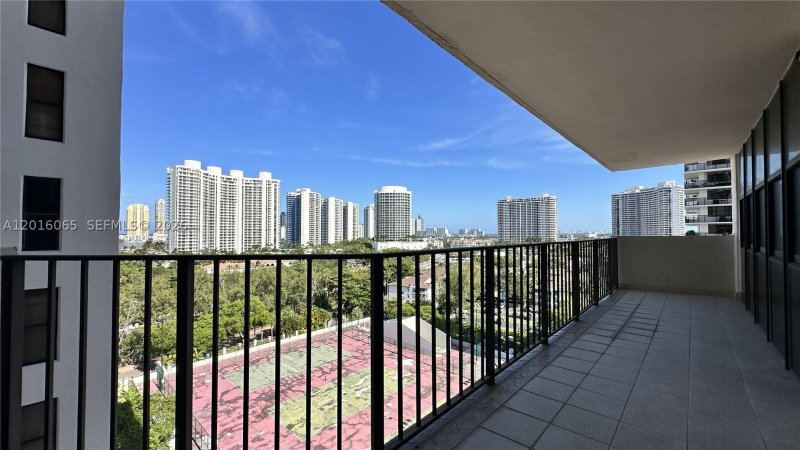 Condo for sale at Biscayne Cove 1408
