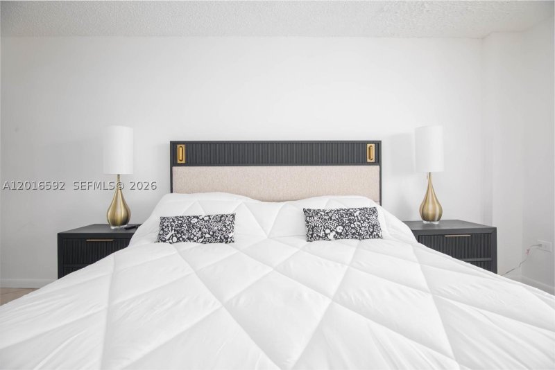 Apartment for rent at Oceanside Plaza 14U
