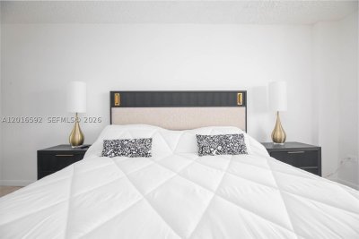 Aluguel de apartamento no Oceanside Plaza 14U