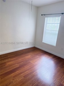 Aluguel de apartamento no Villa Capri 301