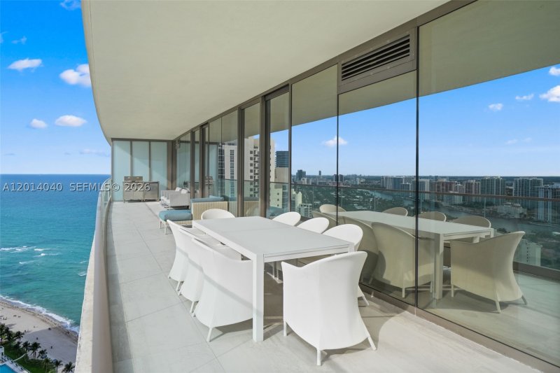 Condo for sale at Residences by Armani / Casa 3205