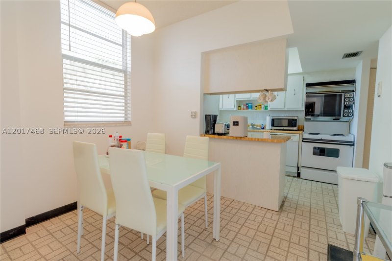 Condo for sale at Winston Towers L12