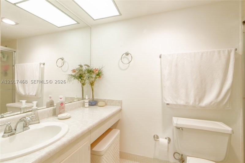 Condo for sale at Winston Towers L12