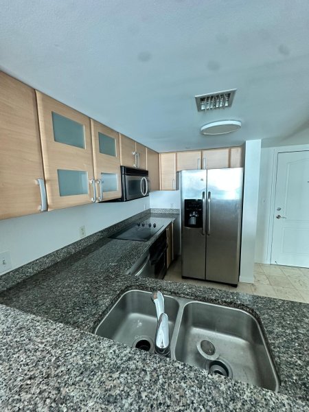 Apartment for rent at Skyline On Brickell 808