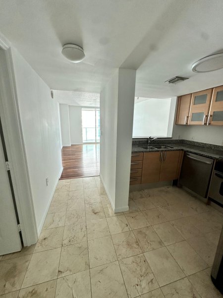 Apartment for rent at Skyline On Brickell 808