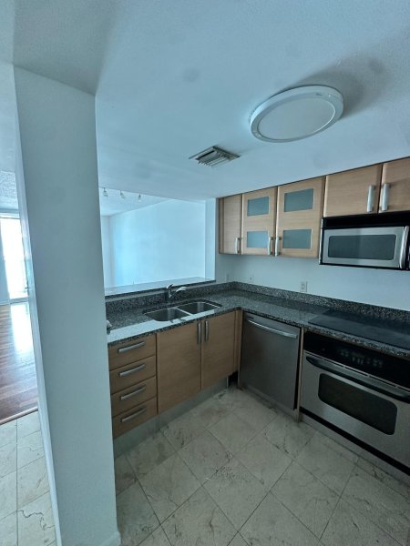 Apartment for rent at Skyline On Brickell 808
