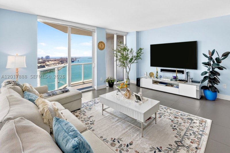 Condo for sale at Vizcayne Everglades On The Bay 3602