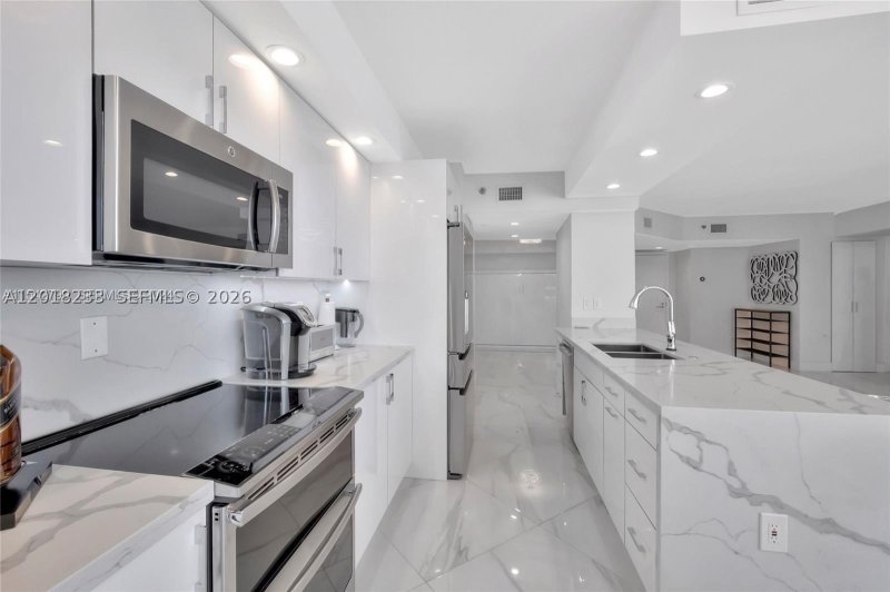 Apartment for rent at Oceania 1 1612