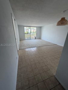 Comprar apartamento en Imperial Towers 319