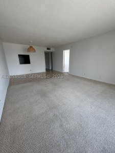 Comprar apartamento en Imperial Towers 319