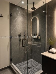 Aluguel de apartamento no E11EVEN Hotel & Residences 4203A