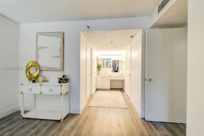 Aluguel de apartamento no Winston Towers 312