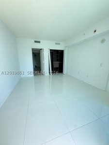 Comprar apartamento en 1100 Millecento 3302