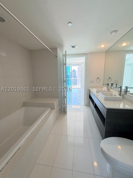 Comprar apartamento en 1100 Millecento 3302