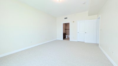 Comprar apartamento no Ocean Marine Yacht Club 701