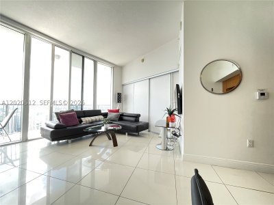 Comprar apartamento en Opera Tower 5614