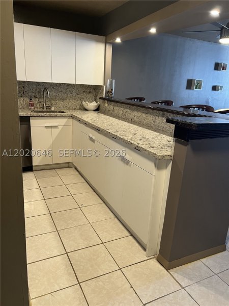 Apartment for rent at Imperial Towers 718