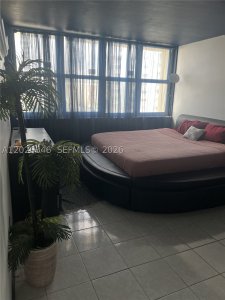 Aluguel de apartamento no Imperial Towers 718