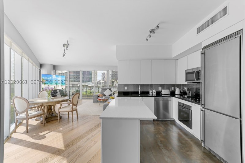 Comprar apartamento en Mint at Riverfront 1201