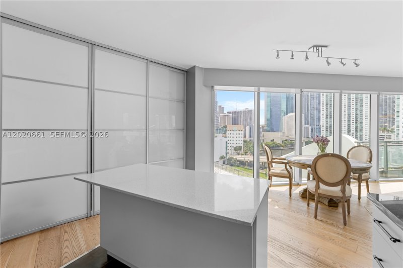 Comprar apartamento en Mint at Riverfront 1201