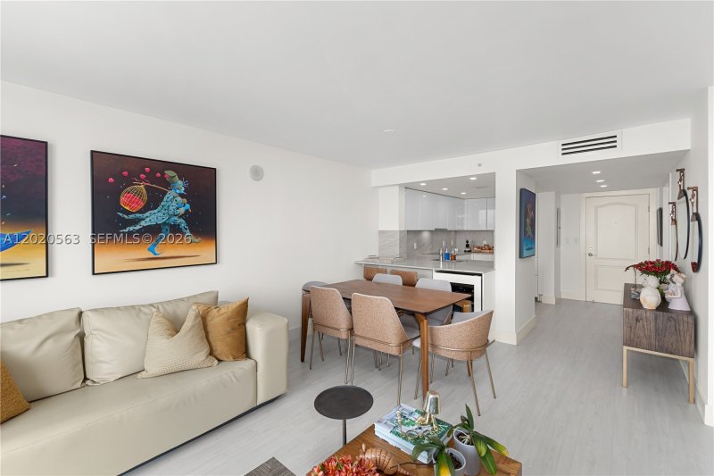 Condo for sale at Skyline On Brickell 2302