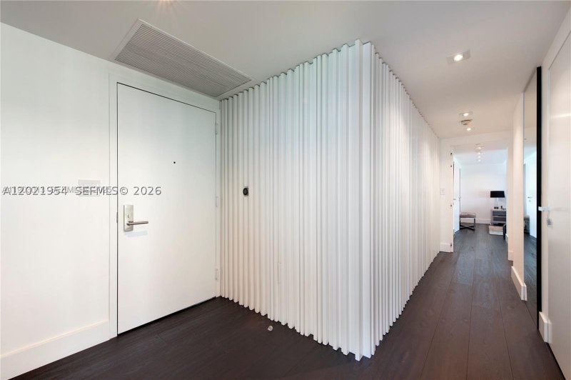 Apartment for rent at Setai 1907