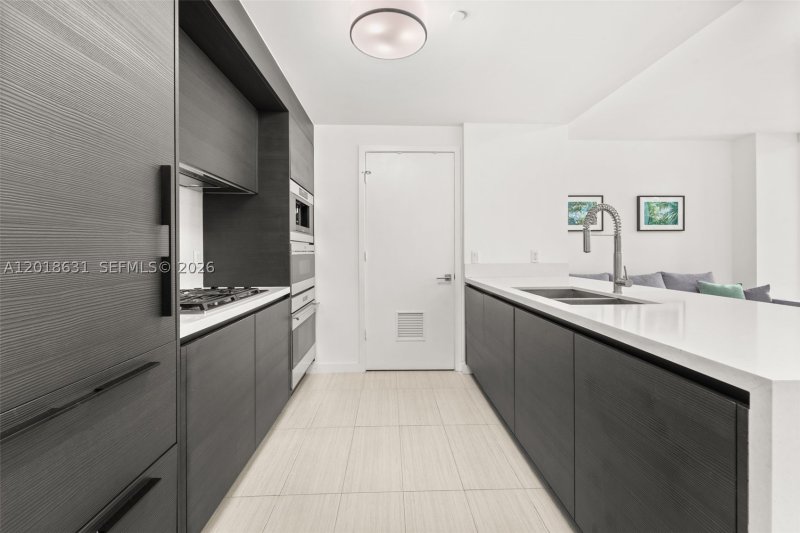 Comprar apartamento en One Ocean South Beach 108