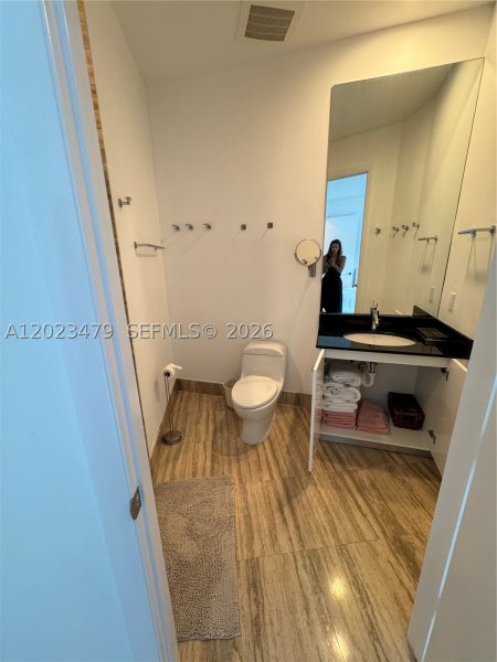 Condo for sale at Trump Tower One 4006