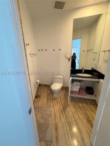 Comprar apartamento no Trump Tower One 4006