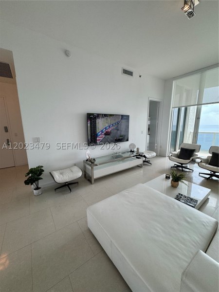 Condo for sale at Trump Tower One 4006