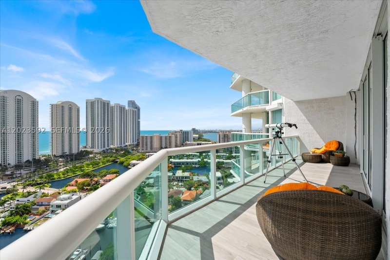 Condo for sale at Oceania 5 2451