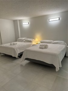 Comprar apartamento en Mystic Pointe 300 208