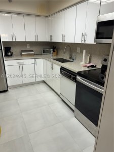 Comprar apartamento en Mystic Pointe 300 208
